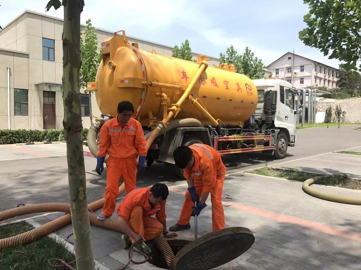 肥乡化粪池清理与5-8吨吸粪车施工效率分析